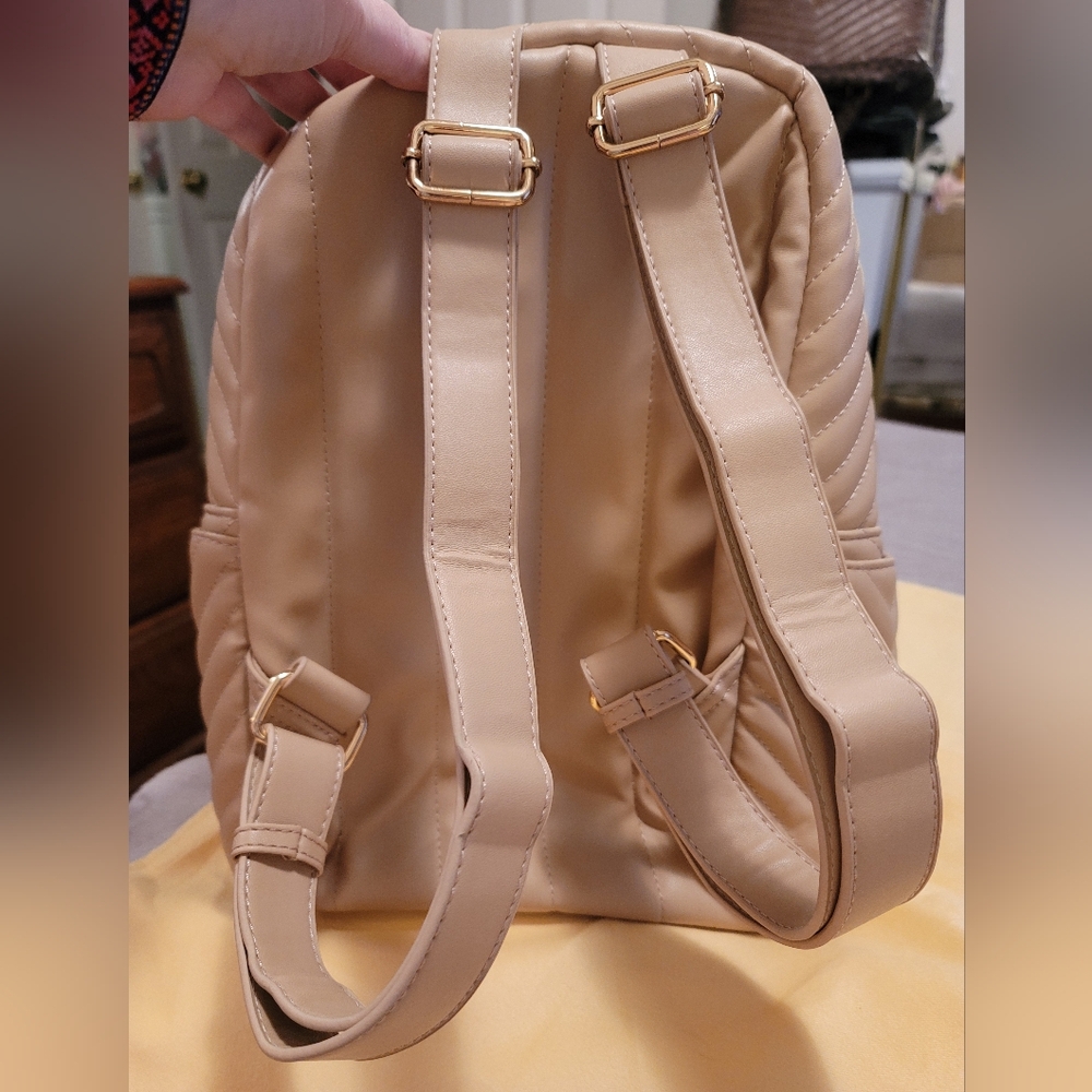 Daisy Rose Backpack - Picture 3 of 8